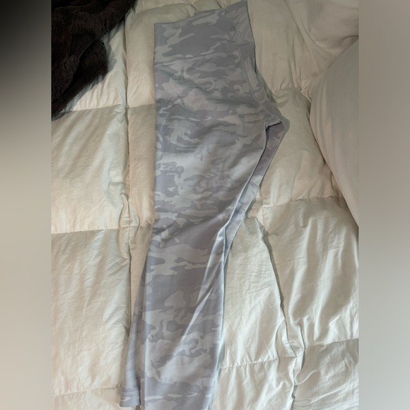 Lululemon wunder under high rise tight 25” *luxtreme - Picture 3 of 3